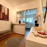 Modern Eingerichtete Stadtwohnung In Wollishofen
