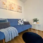 Modern Eingerichtete Stadtwohnung In Wollishofen Apartment *