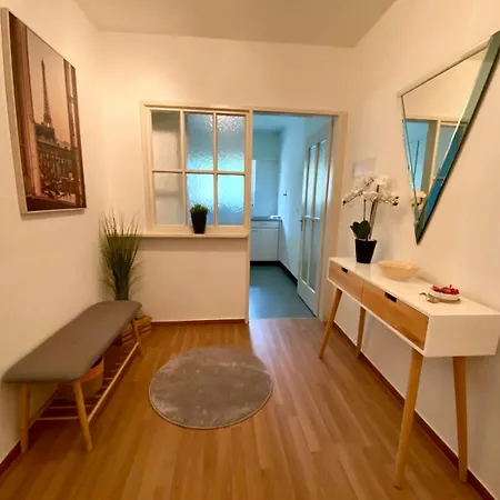 Modern Eingerichtete Stadtwohnung In Wollishofen *