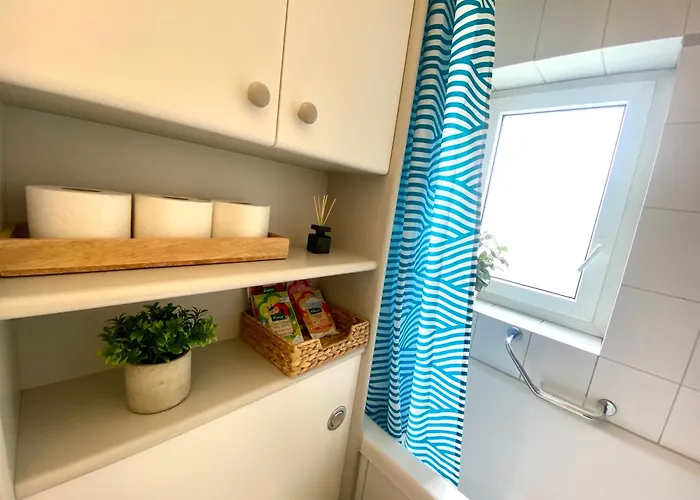 Modern Eingerichtete Stadtwohnung In Wollishofen Apartment