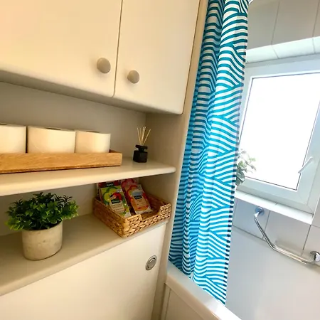 Modern Eingerichtete Stadtwohnung In Wollishofen Appartamento