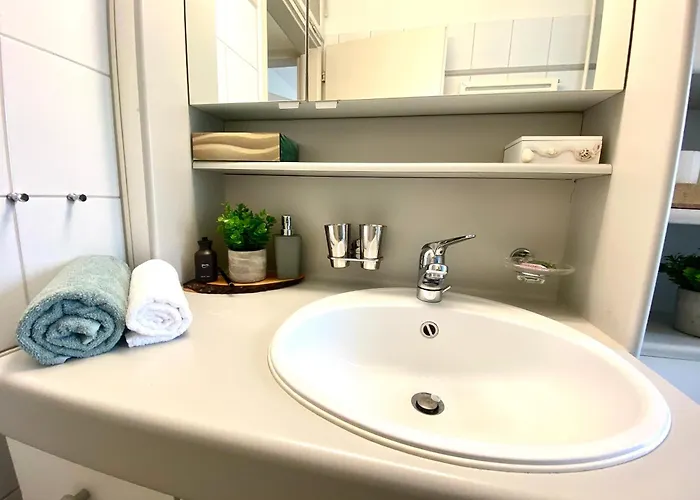 Modern Eingerichtete Stadtwohnung In Wollishofen Apartamento